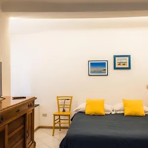 Free Parking - Centro Citta Via Caffaro Genoa